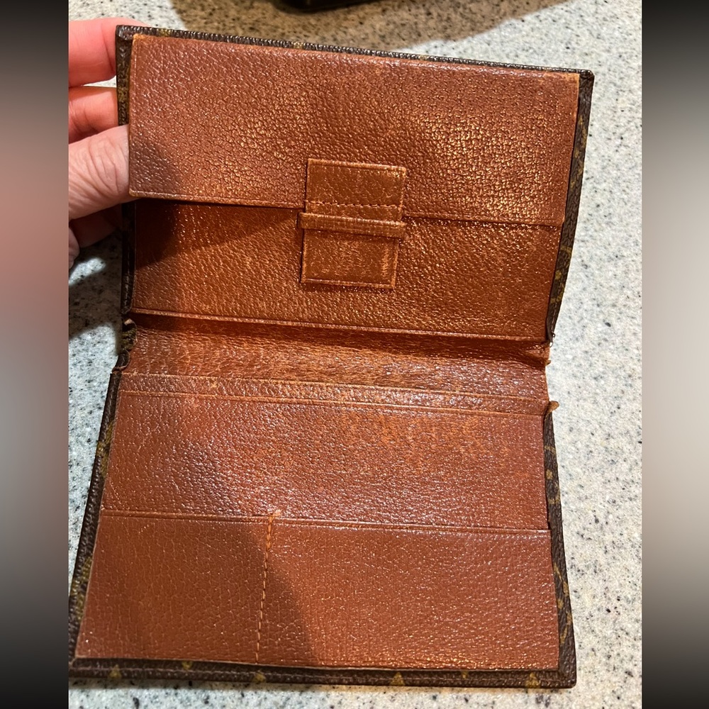 LV Wallet - Picture 2 of 4